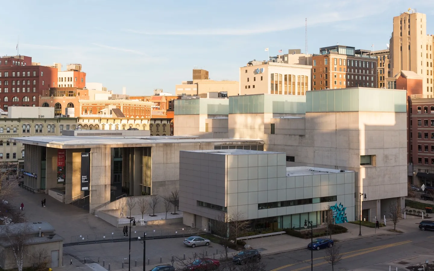 An photo of the exterior of the GRAM building